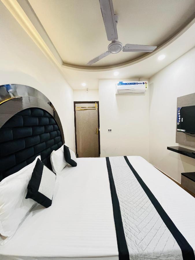 Hotel Red Stone Inn - Near New Delhi Railway Station - Paharganj Buitenkant foto