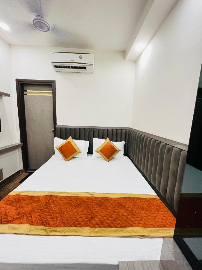 Hotel Red Stone Inn - Near New Delhi Railway Station - Paharganj Buitenkant foto