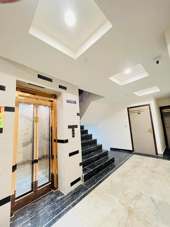 Hotel Red Stone Inn - Near New Delhi Railway Station - Paharganj Buitenkant foto