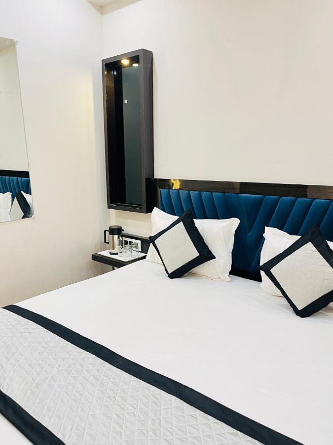 Hotel Red Stone Inn - Near New Delhi Railway Station - Paharganj Buitenkant foto