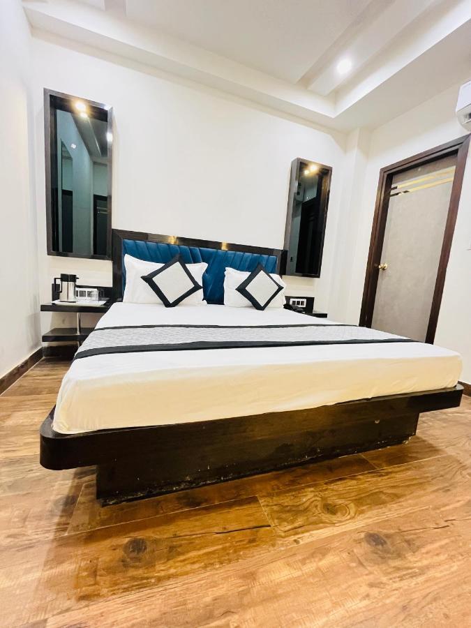 Hotel Red Stone Inn - Near New Delhi Railway Station - Paharganj Buitenkant foto