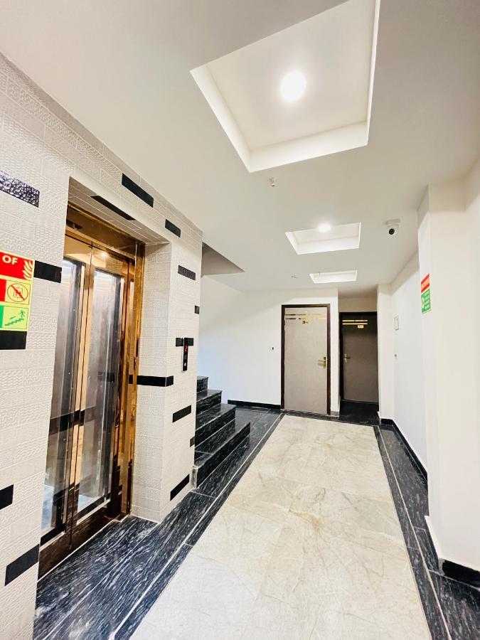 Hotel Red Stone Inn - Near New Delhi Railway Station - Paharganj Buitenkant foto