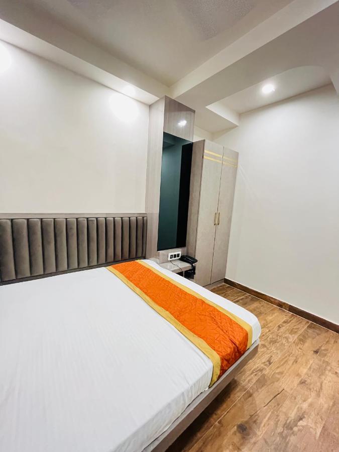 Hotel Red Stone Inn - Near New Delhi Railway Station - Paharganj Buitenkant foto