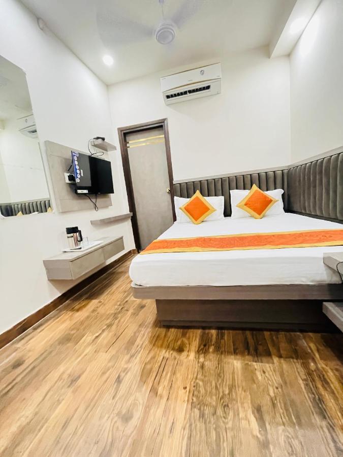 Hotel Red Stone Inn - Near New Delhi Railway Station - Paharganj Buitenkant foto
