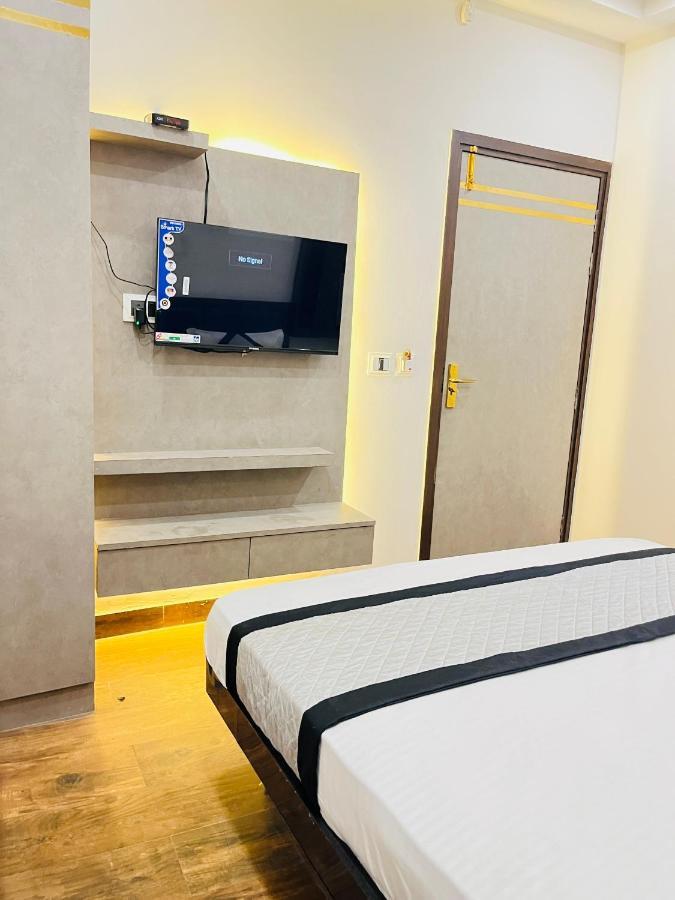 Hotel Red Stone Inn - Near New Delhi Railway Station - Paharganj Buitenkant foto